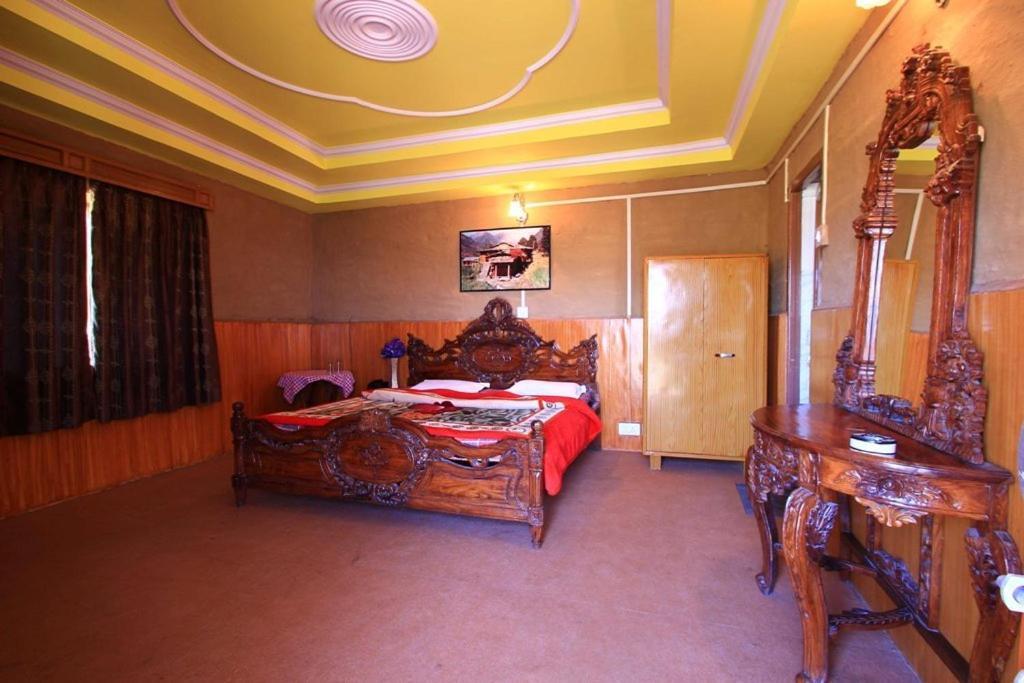 Oyo 43476 Vatika Resort شيملا الغرفة الصورة
