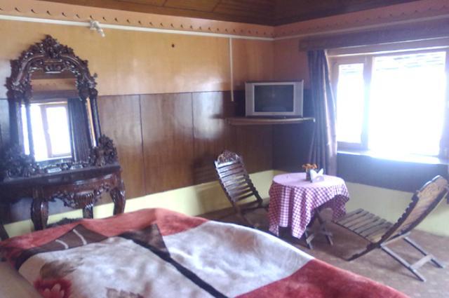 Oyo 43476 Vatika Resort شيملا الغرفة الصورة